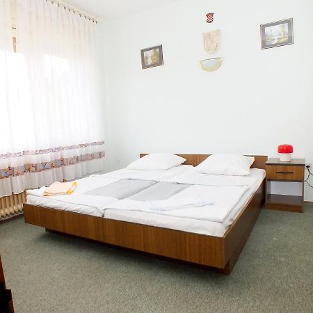 Biba Rooms Karlovac Exteriör bild
