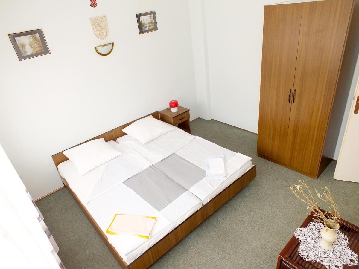 Biba Rooms Karlovac Exteriör bild