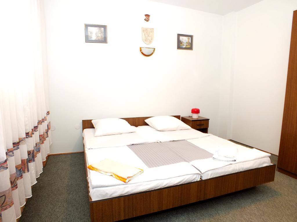 Biba Rooms Karlovac Exteriör bild